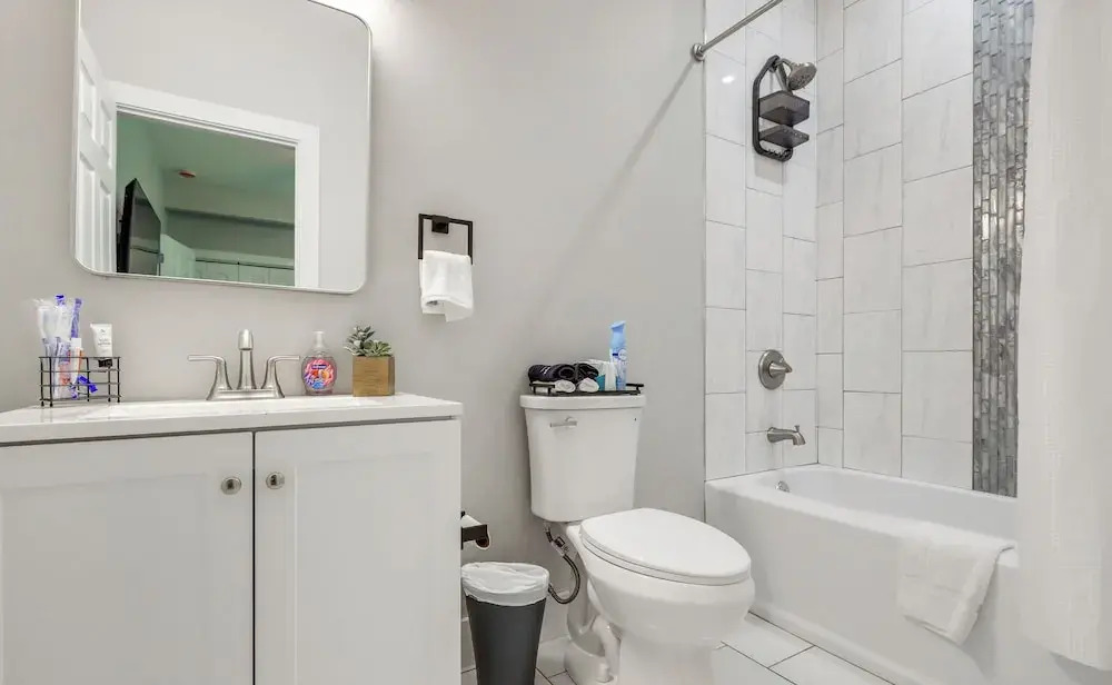 9 Mi to Dtwn Atl: Pet-friendly Apt w/ Yard