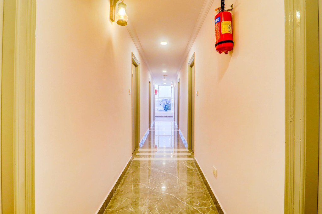 Super Townhouse SR Nagar Near RCC Premier