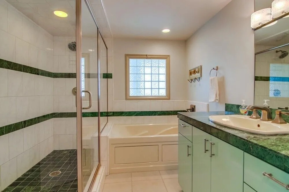 South Beach 3 Bedrooms 3 Bathrooms Townhouse