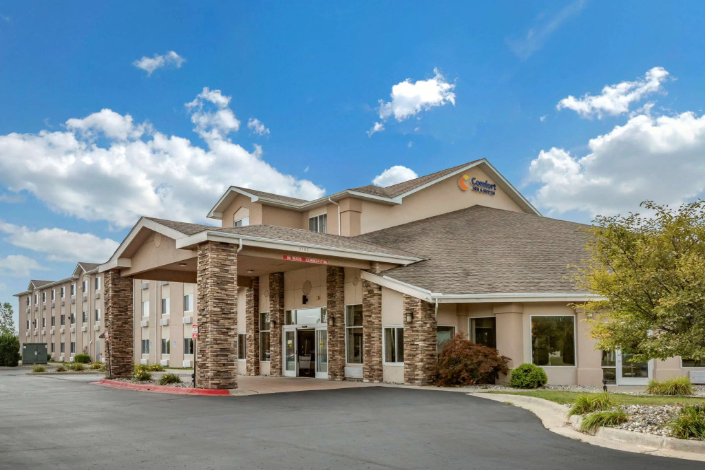 Comfort Inn & Suites Dimondale - Lansing