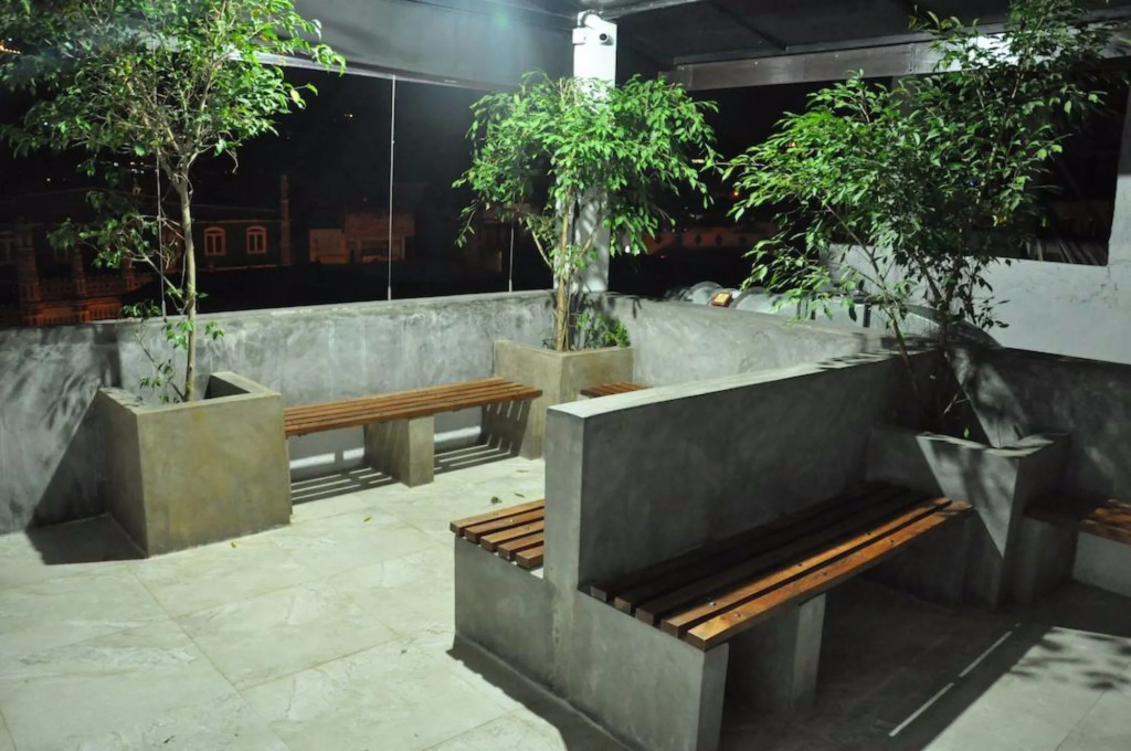 Cafe Aroma Inn