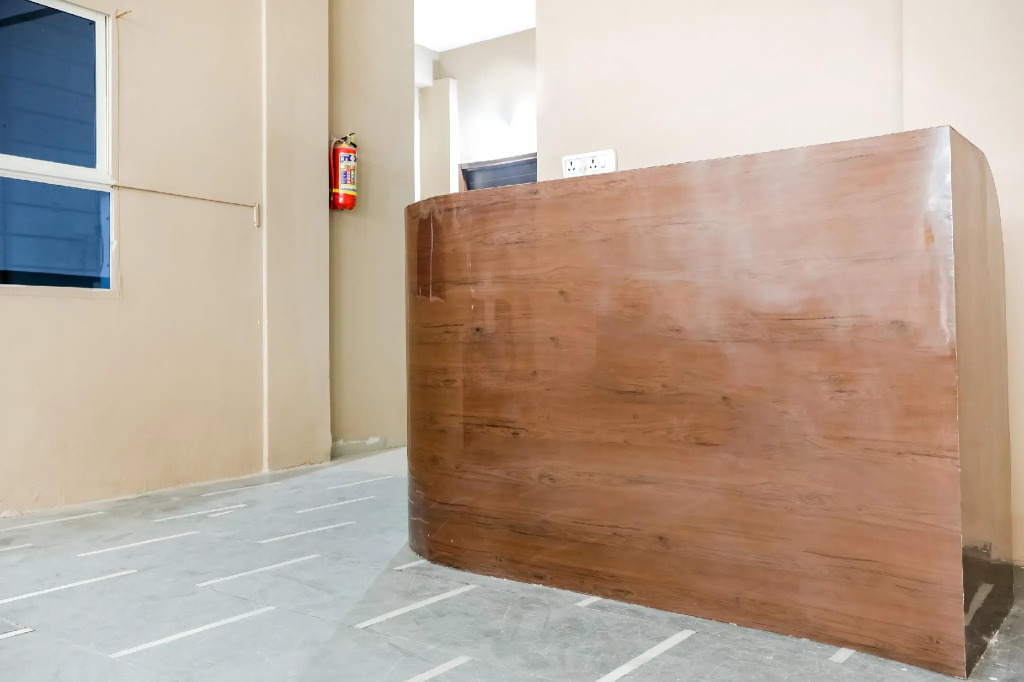 OYO 46385 Hotel Srs