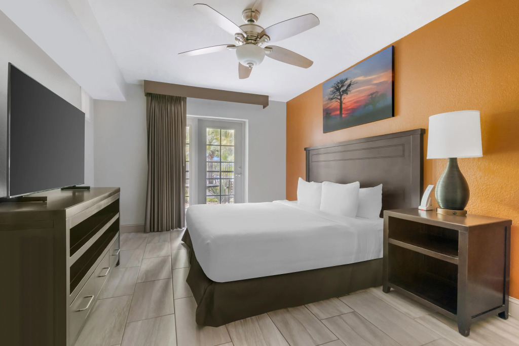 Parkway International Resort