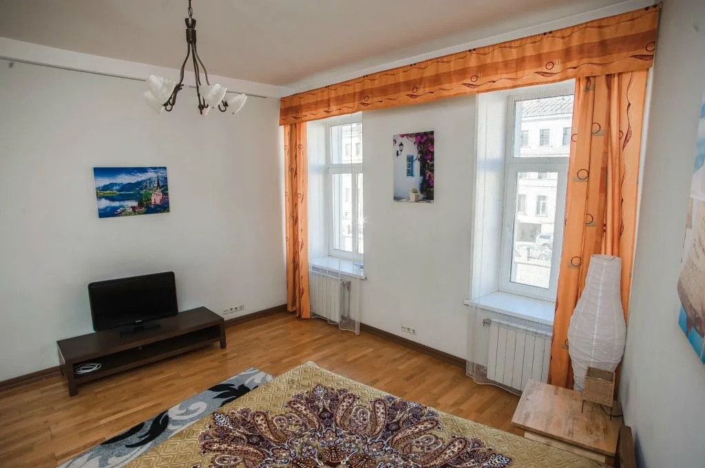 Apartment on Griboyedova 38
