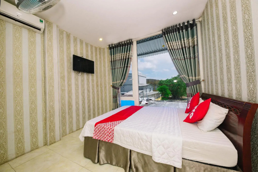 Ngoc Lan Motel by OYO Rooms