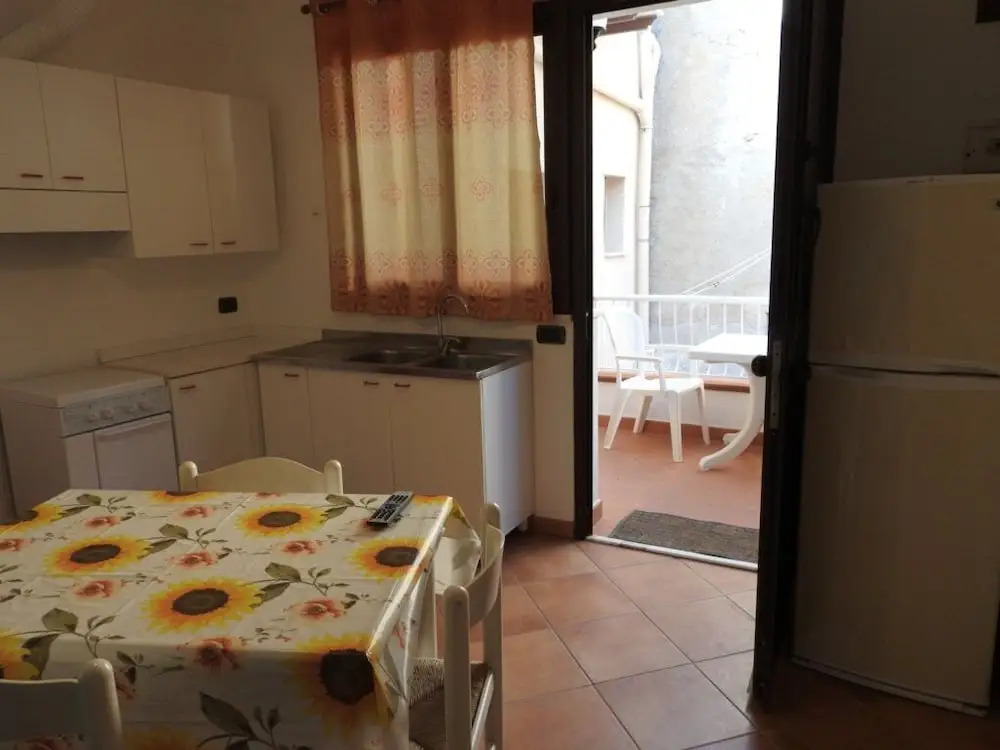 Bilocale con terrazzino lavatoio