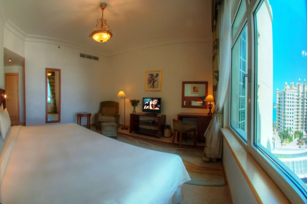 Апарт-отель Royal Club at Palm Jumeirah