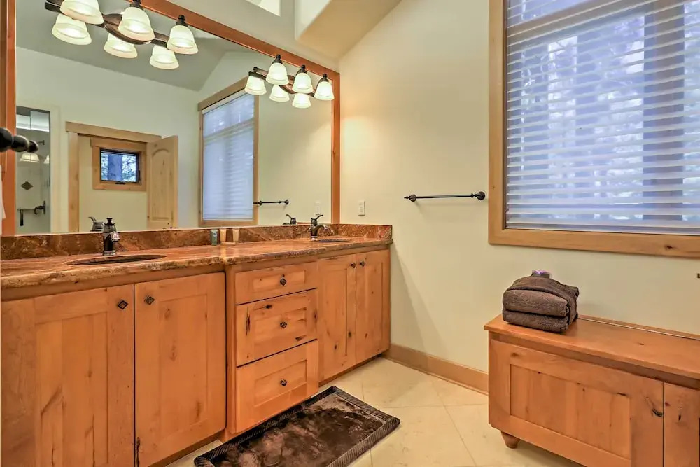 Close to Slopes: Forest-view Gem in Lake Tahoe