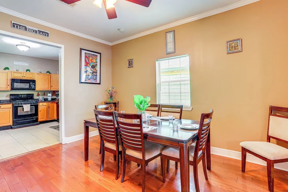 Historic Home + Carriage House in Mid-city Nola