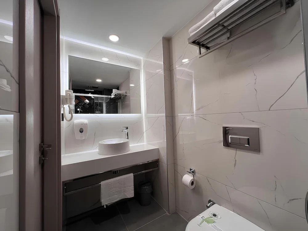 ROİ HOTEL İZMiR