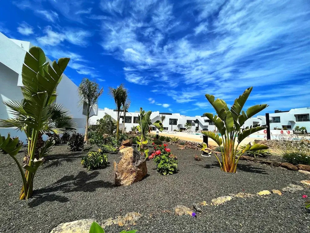 Apartment - Sleeps 4 - Parking - Beach Close