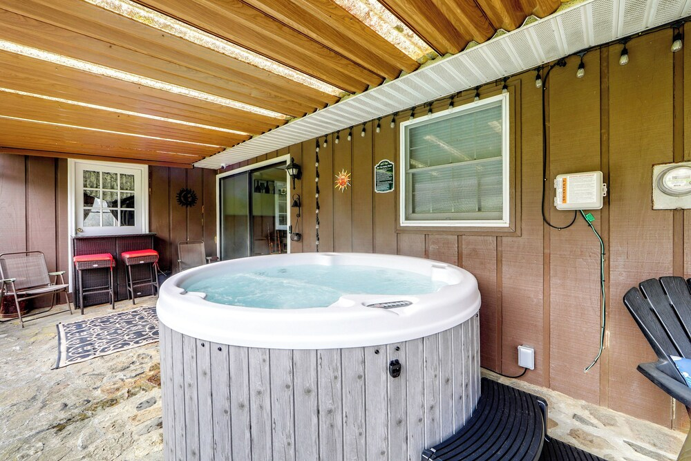 Scenic Asheville Area Retreat: Hot Tub & Game Room
