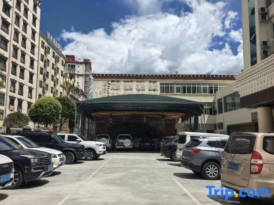 Xiangcheng Bamus Mountain Grand Hotel