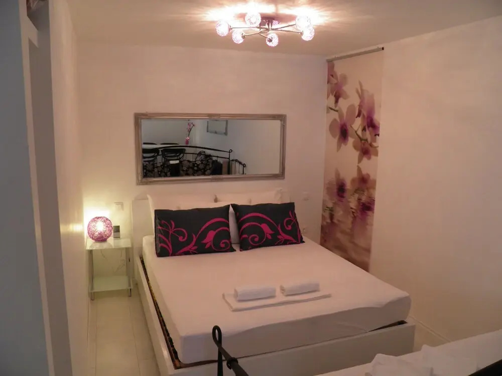 Bellus Studio Apartment