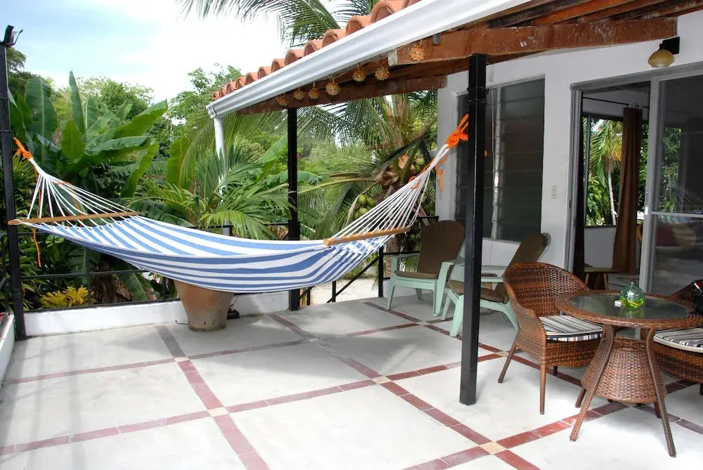 Togo B&B Farallon