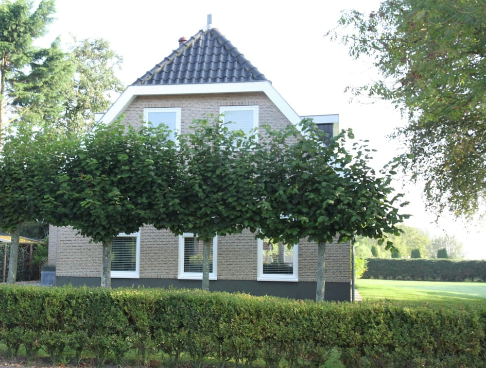 Groet Villa Stay with Garden Views