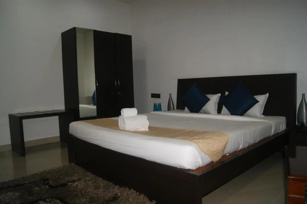 FabHotel Hill View Jubilee Hills