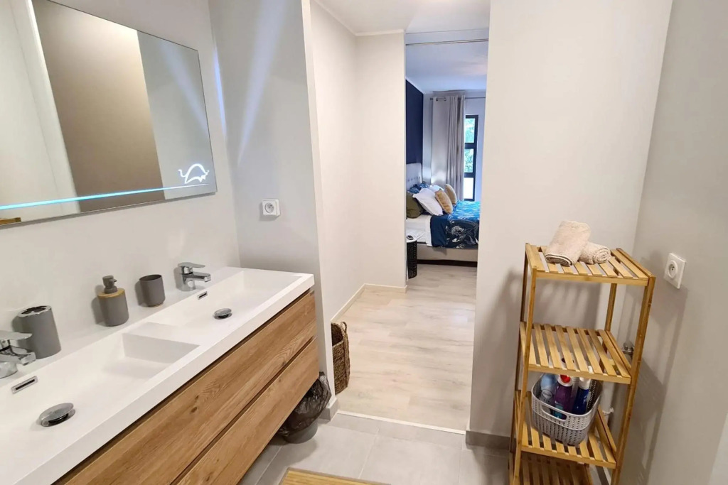 Anavai apartment