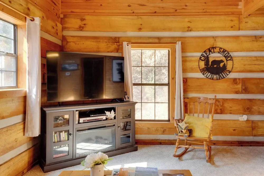 Private Hot Tub & Game Room: Mountain Retreat!