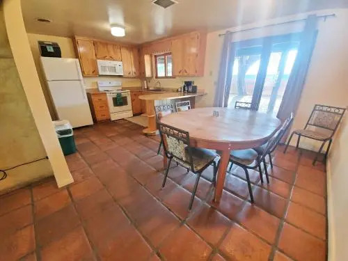 29 Palms Inn