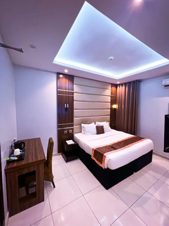 Entrust Hotel and Suites