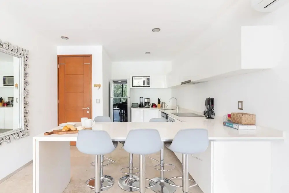 Stunning 2 in 1 Apartments Ocean View Rooftop Pool Near The Beach and 5th Avenue
