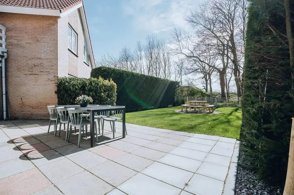 Holiday Home With Spacious Private Garden Within Walking Distance of the Beach