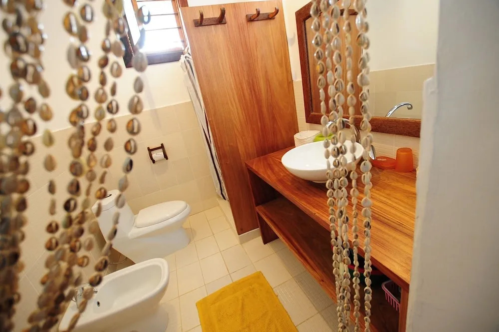 Beachfront Villa Hideaway ZanzibarHouses