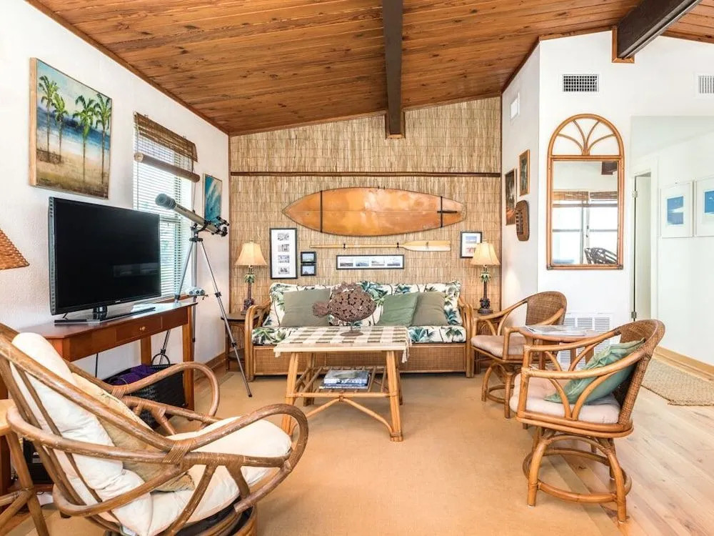 San Luis Tiki House - 3 Br home by RedAwning