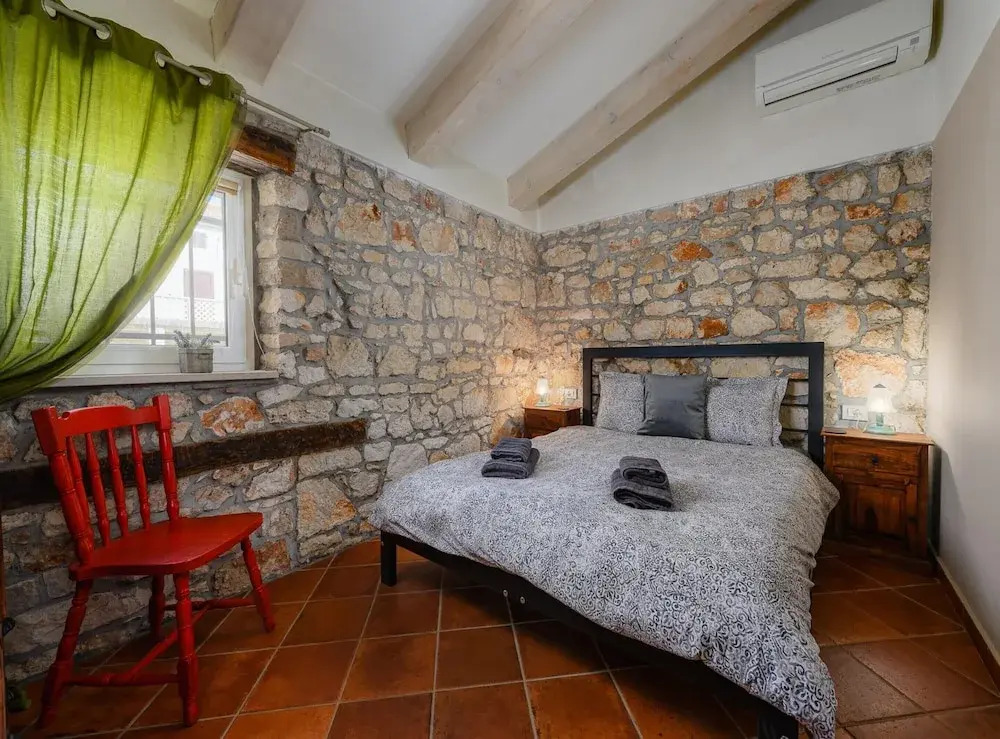 Warm Holiday Home With Terrace