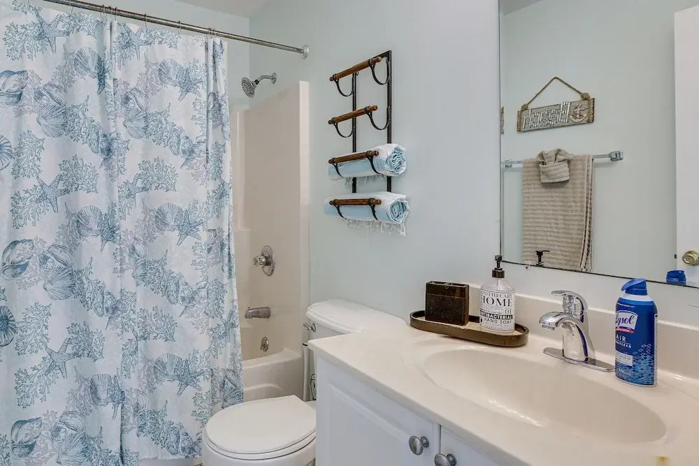 Walk to Ocean: 'beachwalk Bungalow' w/ Pool Access