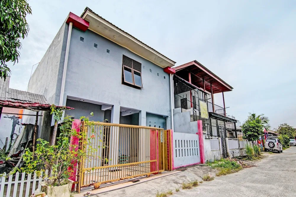 Hotel O Homestay Dinda Syariah Near Masjid Al Amin