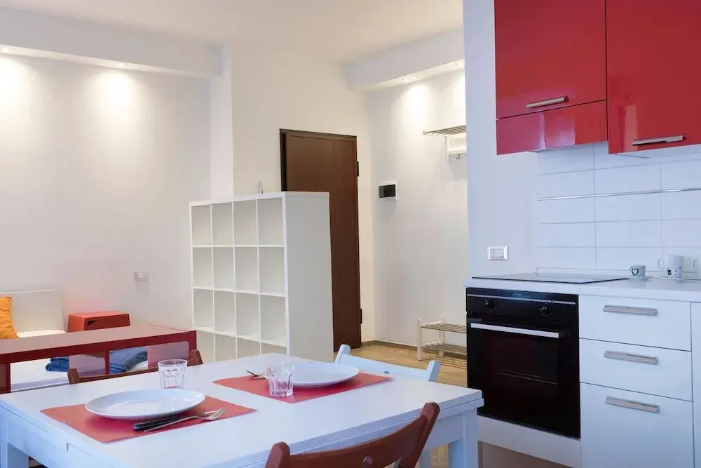 ALTIDO Red&White Studio