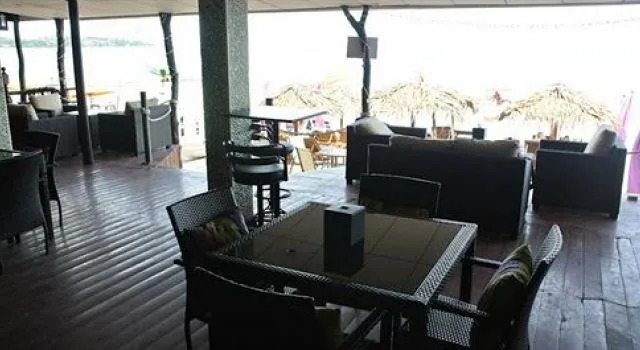 Trash and Glam Beach Lounge