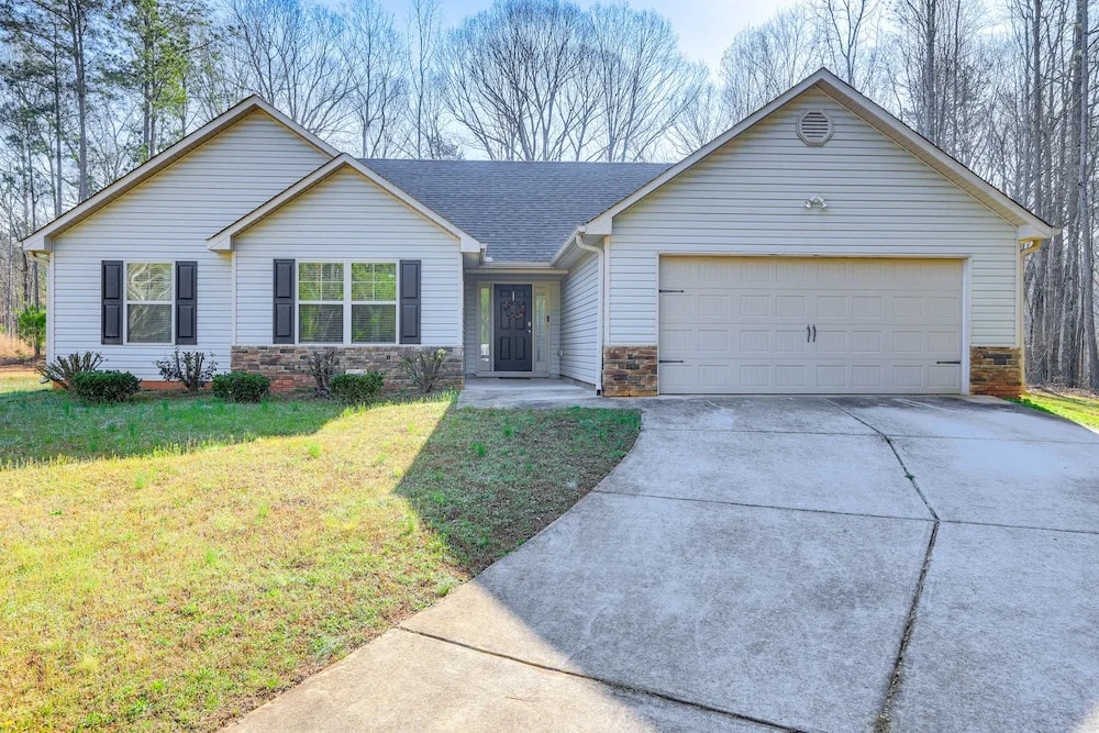 Fayetteville Vacation Rental ~ 24 Mi to Atlanta!