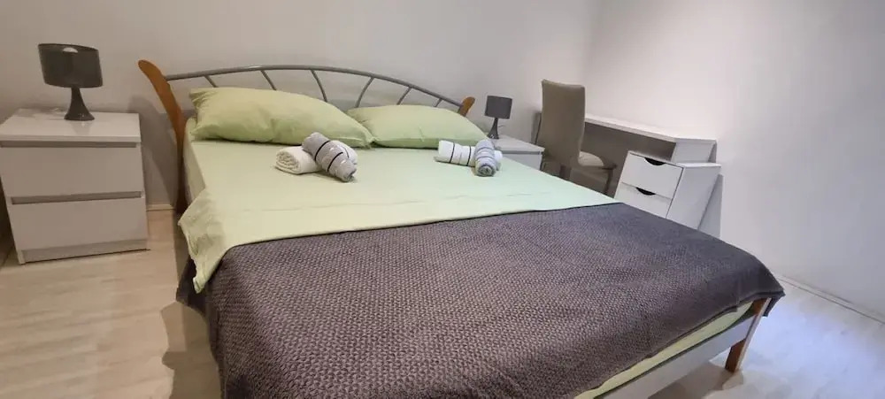Spacious Apartment in Kastel Novi