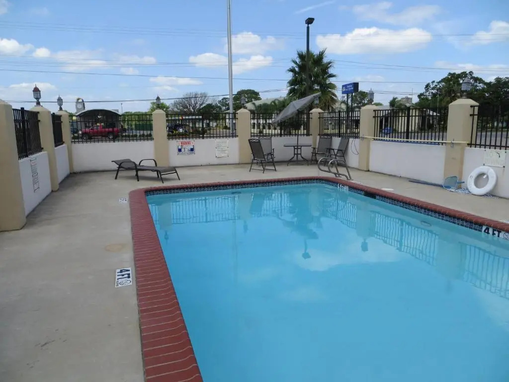 Executive Inn & Suites West Columbia