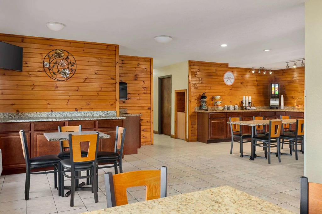 Howard Johnson by Wyndham Pigeon Forge