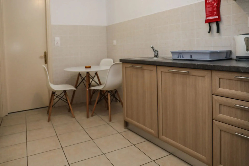 Sunset Studios & Apartments