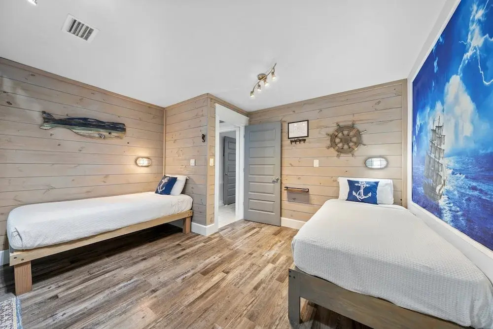 Resort Feel Home, Private Pool,spa,hammocks. Beach,owa,wharf-15min, 5 Bedrooms