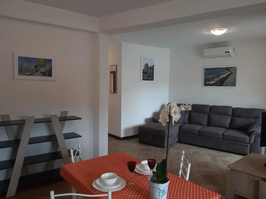 Mel Apartments