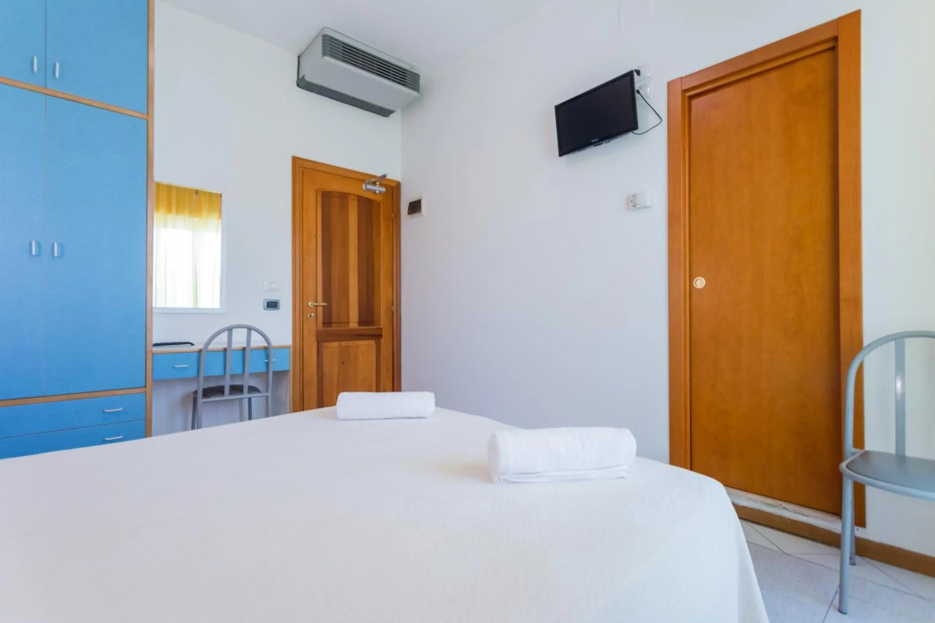 Hotel Plaza con piscina