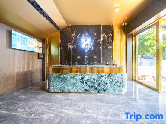 Gold Star Hotel Dazhou (City Center Plaza)