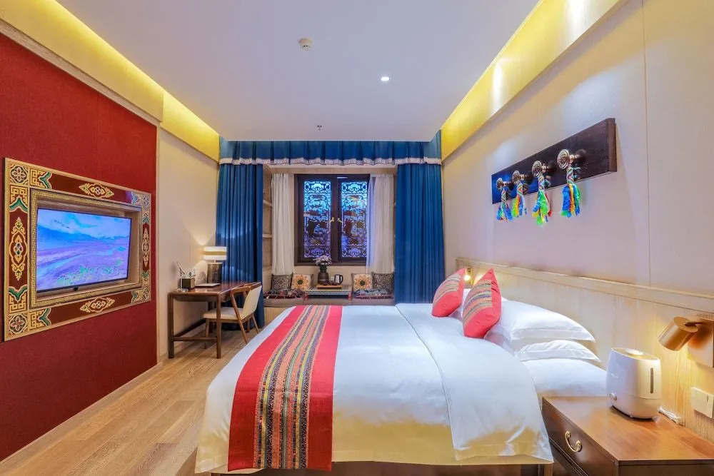 The 5th Meteorite Glory Hotel