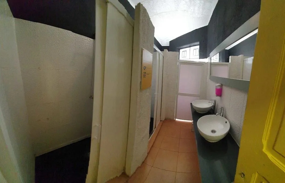 Aykibom Hostel