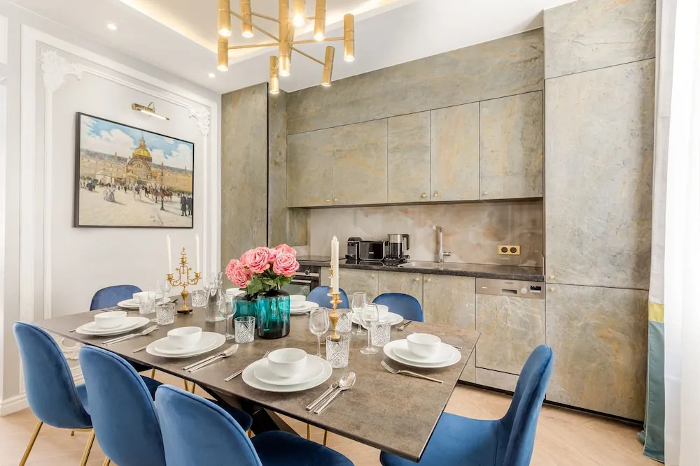 Luxury & Spacious 5 Bedroom 3 Bathroom Notre Dame
