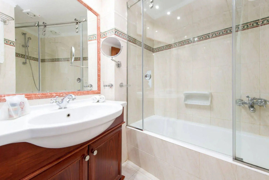 Villa Renos Hotel