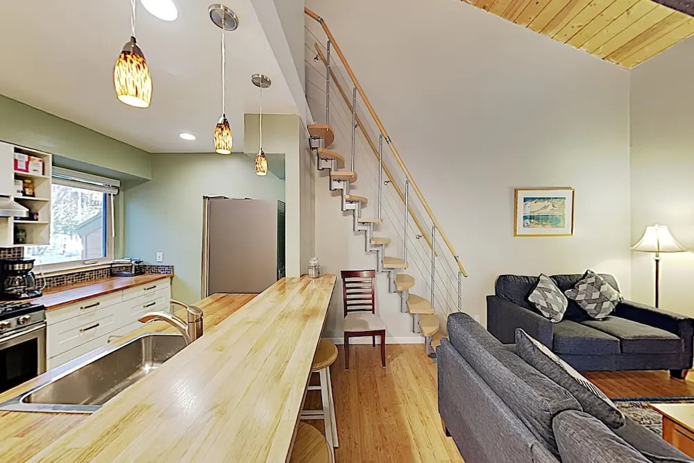 New Listing! Upscale Condo w/ Pool - Walk to Beach condo
