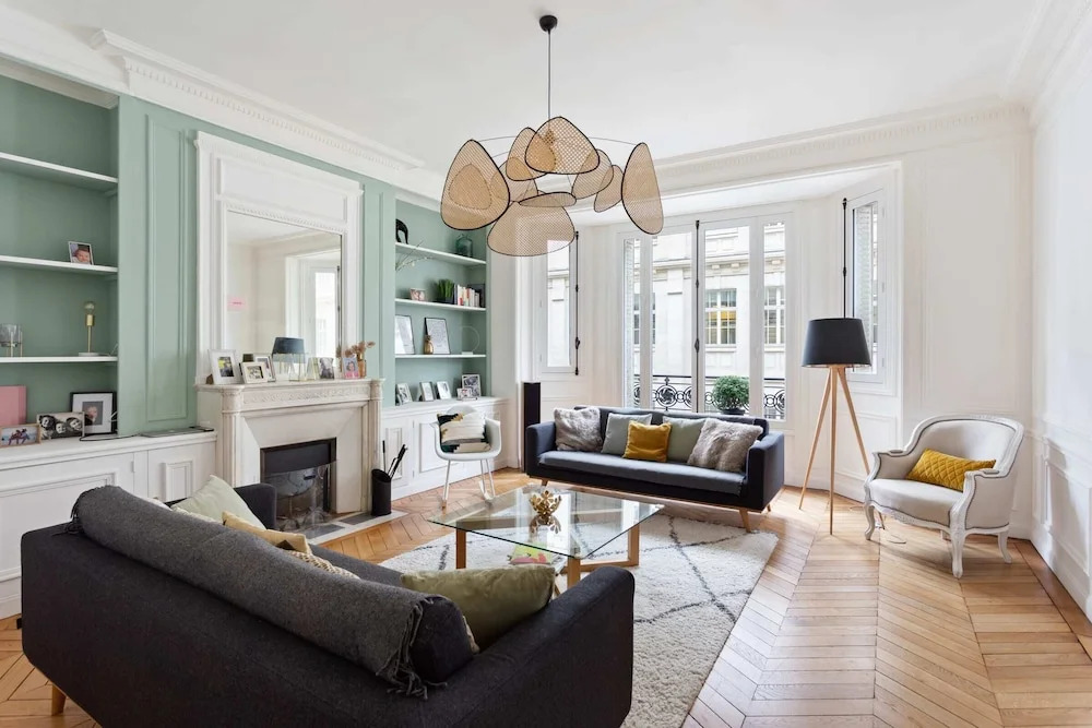 Luxury and Spacious Apartment in the Heart of Paris