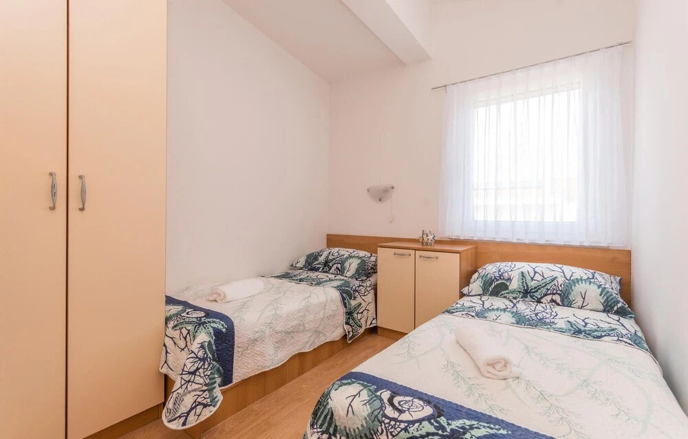 Stunning Apartment in Sveti Filip i Jakov With 2 Bedrooms and Wifi